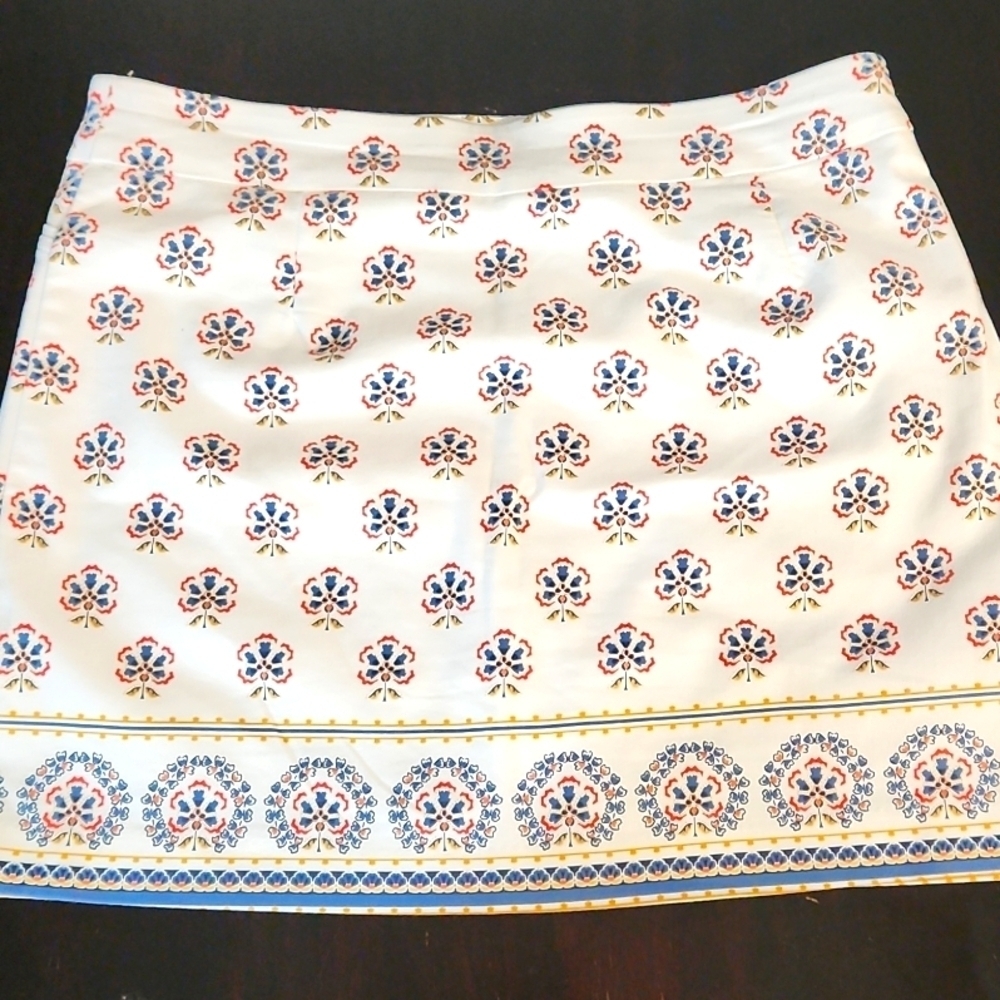 Croft & Barrow Stretch Skort SZ12 - Picture 4 of 9